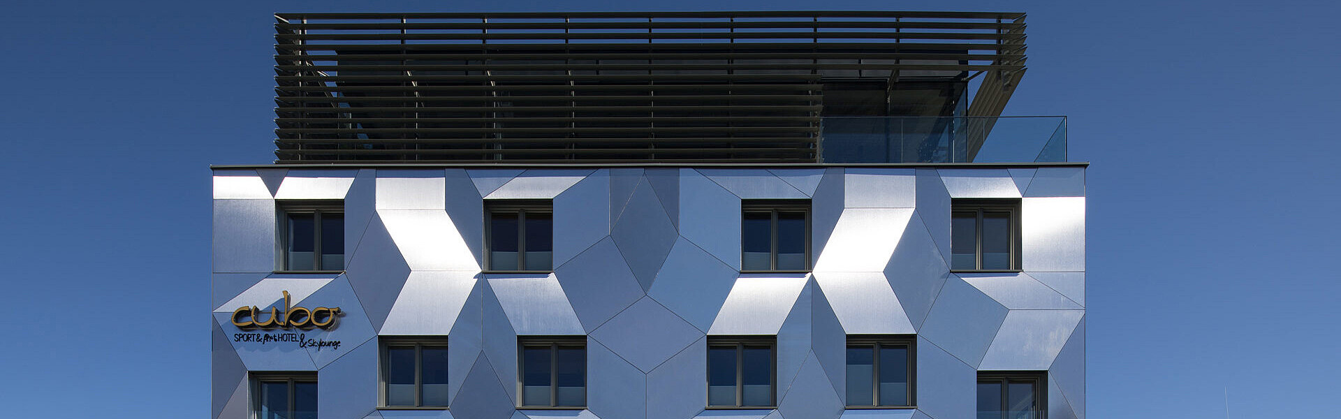 Fassade der Pinselfabrik von Dachdeckerei & Fassadenbau Perwein aus Salzburg